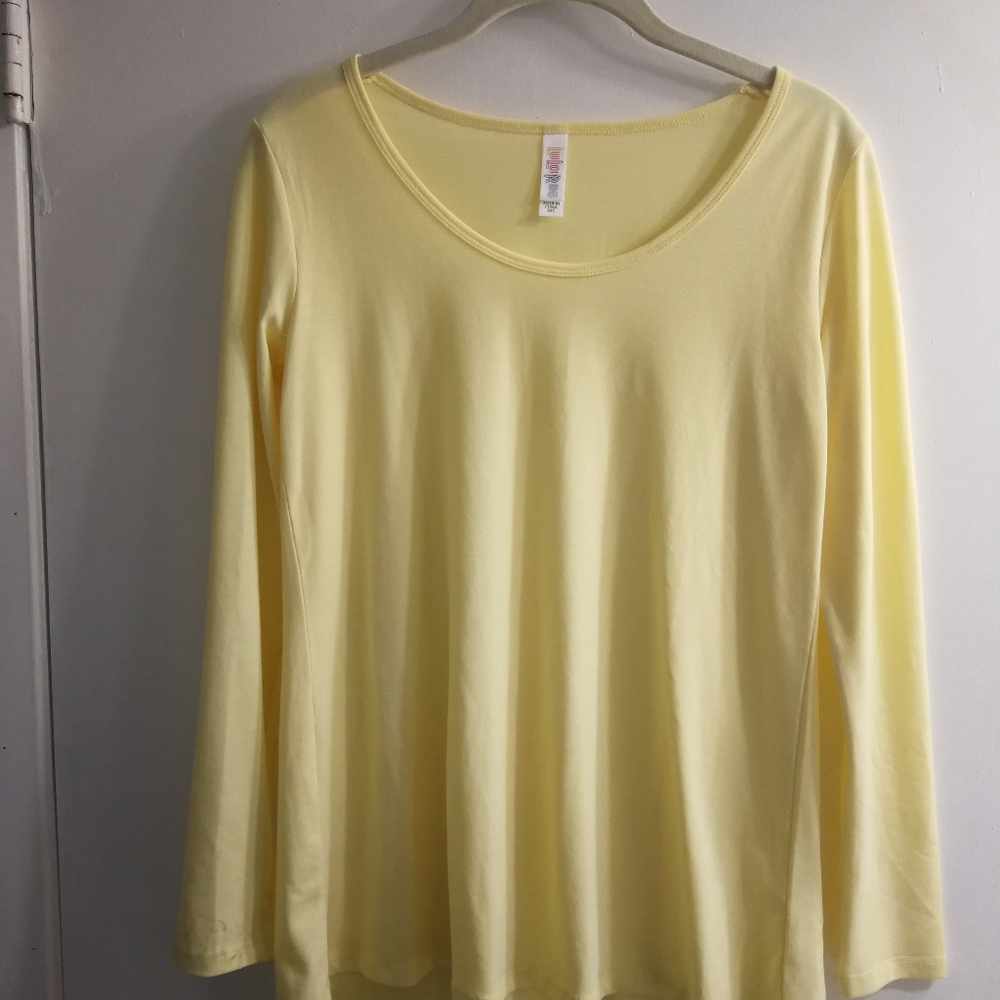 Lularoe Lynnae top